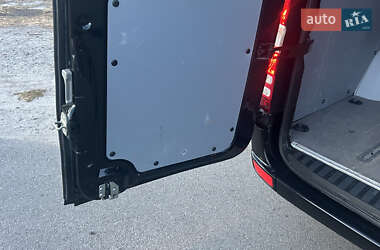 Вантажний фургон Mercedes-Benz Sprinter 2017 в 