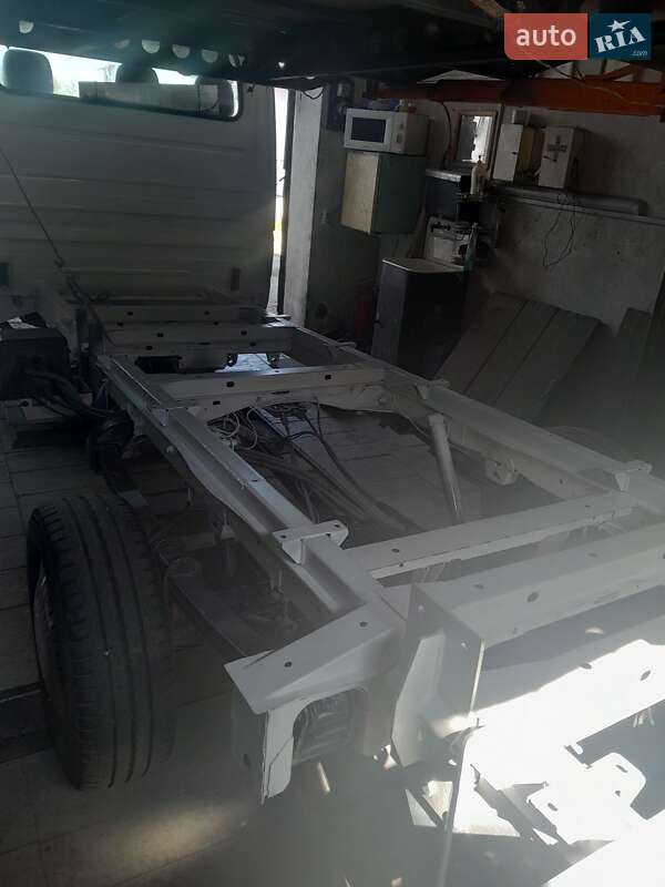 Вантажний фургон Mercedes-Benz Sprinter 2005 в Тернополі фото 63 Вантажний фургон Mercedes-Benz Sprinter 2005 в Тернополі