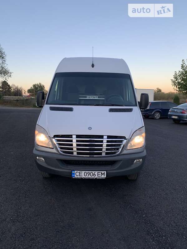 Mercedes-Benz Sprinter 2011
