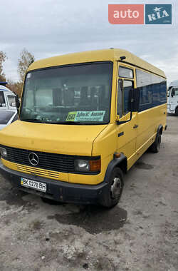 Приміський автобус Mercedes-Benz Sprinter 1996 в Дубні