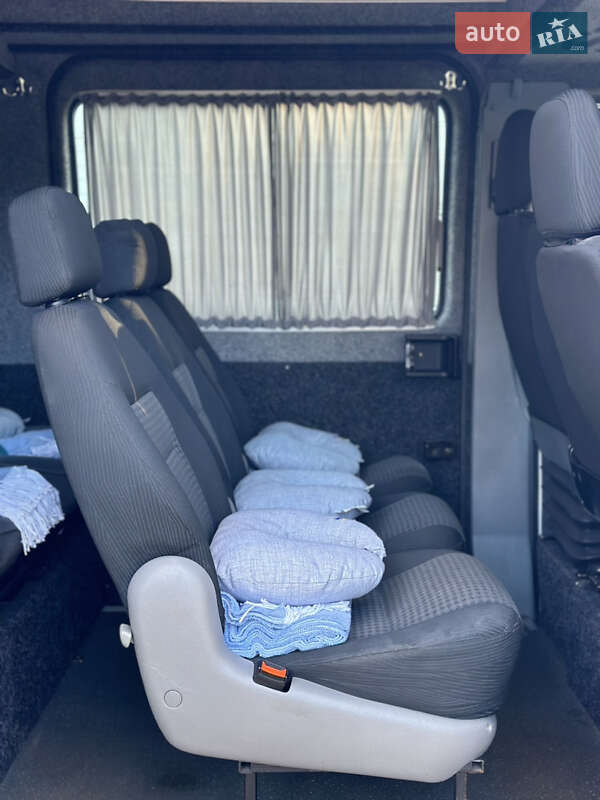 Вантажопасажирський фургон Mercedes-Benz Sprinter 2005 в Чернівцях