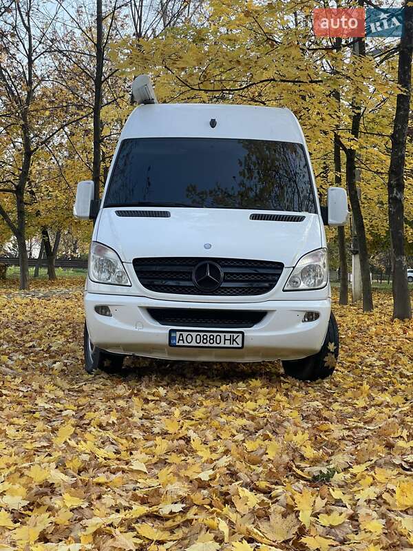 Mercedes-Benz Sprinter 2011