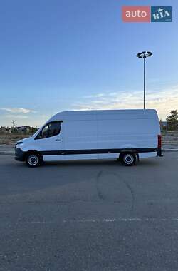 Грузовой фургон Mercedes-Benz Sprinter 2019 в 