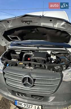 Грузовой фургон Mercedes-Benz Sprinter 2019 в 