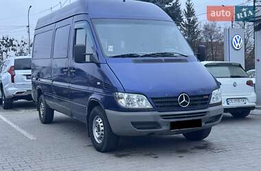 Вантажний фургон Mercedes-Benz Sprinter 2004 в Чернівцях