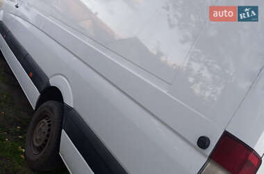 Грузовой фургон Mercedes-Benz Sprinter 2012 в 