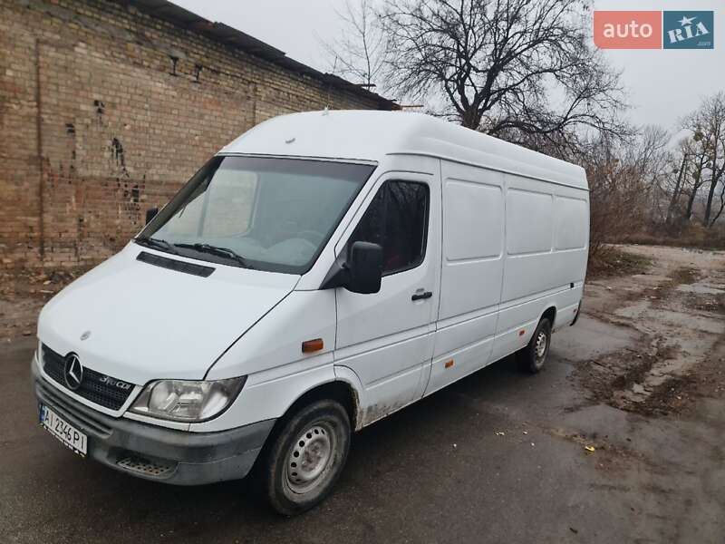 Вантажний фургон Mercedes-Benz Sprinter 2004 в Києві