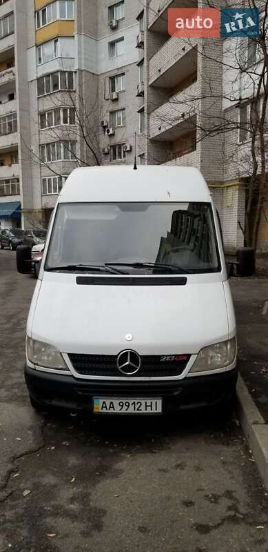 Микроавтобус Mercedes-Benz Sprinter 2005 в 