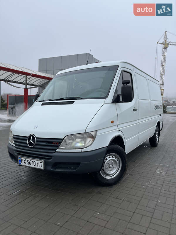 Грузовой фургон Mercedes-Benz Sprinter 2001 в 