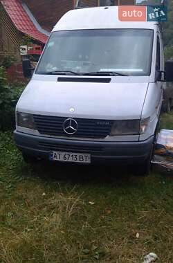 Вантажний фургон Mercedes-Benz Sprinter 1998 в Яремчі