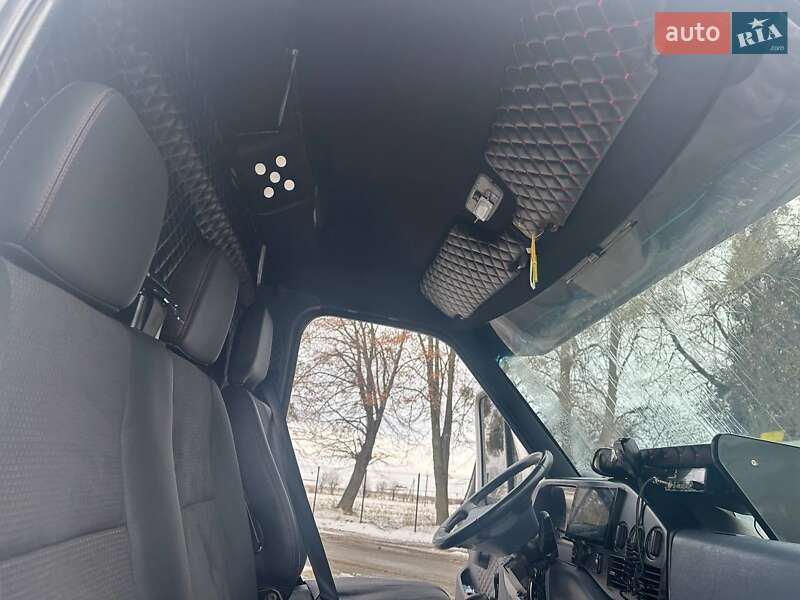 Грузовой фургон Mercedes-Benz Sprinter 1997 в Львове