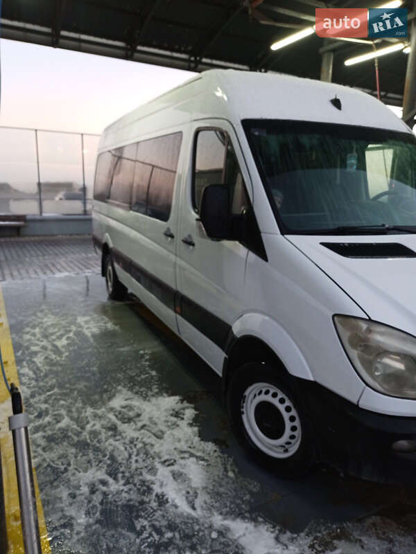 Грузопассажирский фургон Mercedes-Benz Sprinter 2010 в Черновцах