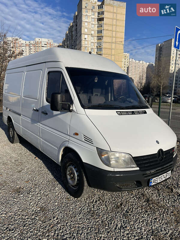 Вантажний фургон Mercedes-Benz Sprinter 2000 в Києві