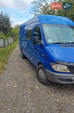 Грузопассажирский фургон Mercedes-Benz Sprinter 2000 в 