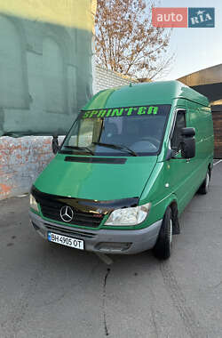 Грузовой фургон Mercedes-Benz Sprinter 2005 в 