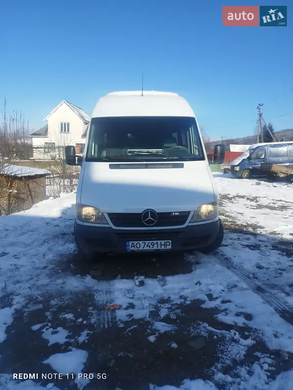 Микроавтобус Mercedes-Benz Sprinter 2000 в 