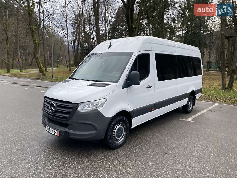 Грузопассажирский фургон Mercedes-Benz Sprinter 2022 в Львове