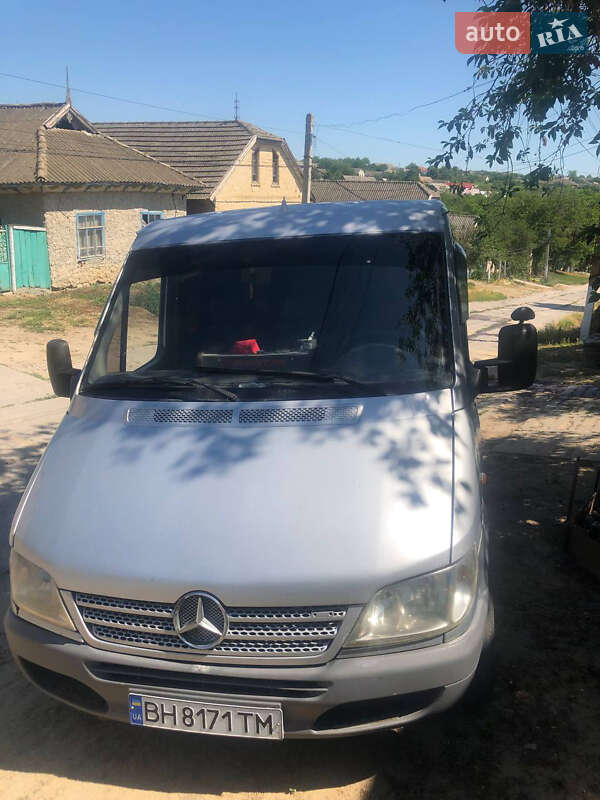 Микроавтобус Mercedes-Benz Sprinter 2005 в Болграде фото Микроавтобус Mercedes-Benz Sprinter 2005 в Болграде