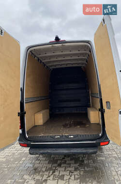 Грузовой фургон Mercedes-Benz Sprinter 2015 в 