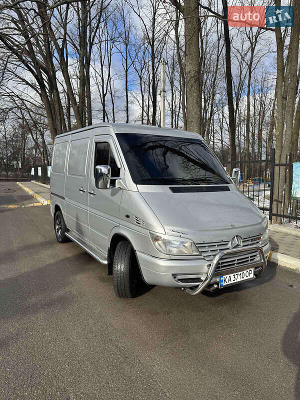 Вантажний фургон Mercedes-Benz Sprinter 2000 в Києві