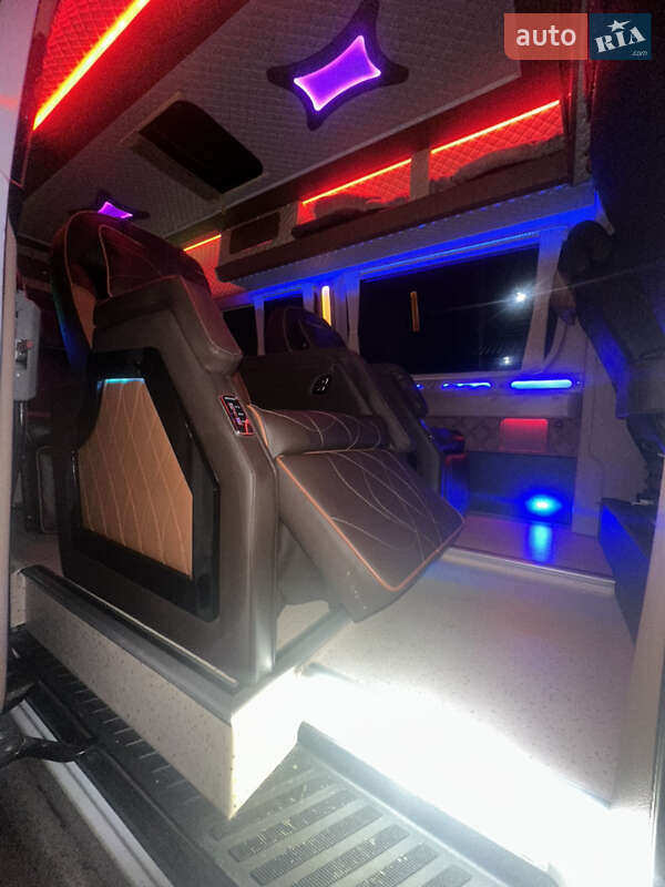 Микроавтобус Mercedes-Benz Sprinter 2017 в Луцке фото 34 Микроавтобус Mercedes-Benz Sprinter 2017 в Луцке