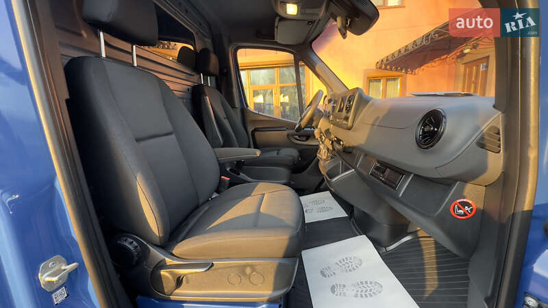 Вантажний фургон Mercedes-Benz Sprinter 2020 в Сваляві