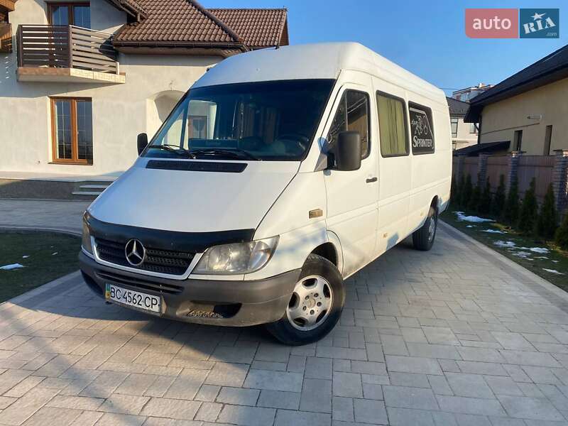 Грузопассажирский фургон Mercedes-Benz Sprinter 2004 в Новояворовске