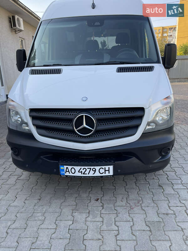 Вантажний фургон Mercedes-Benz Sprinter 2015 в Ужгороді