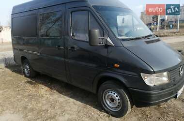 Вантажний фургон Mercedes-Benz Sprinter 1998 в Вараші