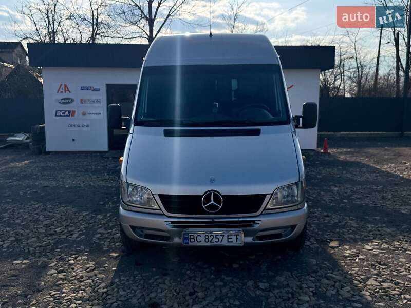 Вантажопасажирський фургон Mercedes-Benz Sprinter 2004 в 