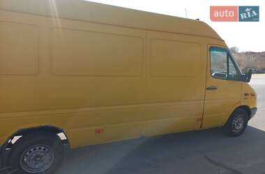 Грузовой фургон Mercedes-Benz Sprinter 2004 в 