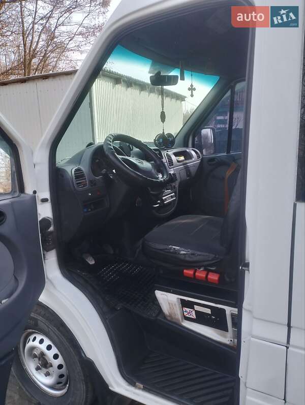 Микроавтобус Mercedes-Benz Sprinter 2000 в Шполе