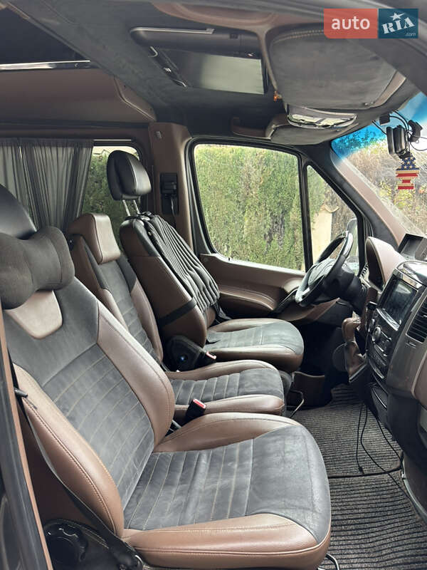 Вантажопасажирський фургон Mercedes-Benz Sprinter 2011 в Чернівцях