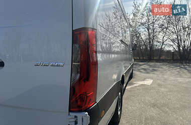 Грузовой фургон Mercedes-Benz Sprinter 2020 в 