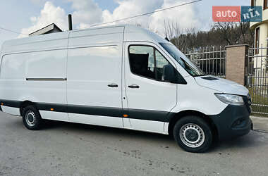 Грузовой фургон Mercedes-Benz Sprinter 2018 в 