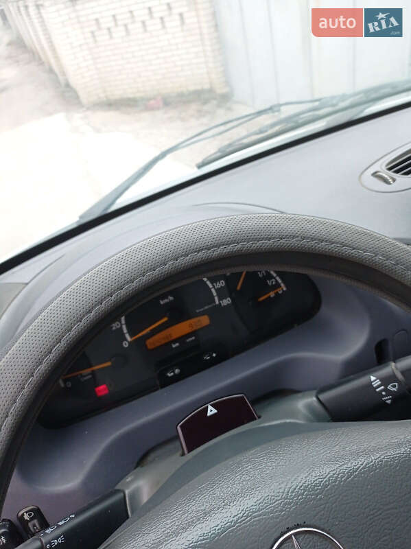 Грузовой фургон Mercedes-Benz Sprinter 2003 в Виннице