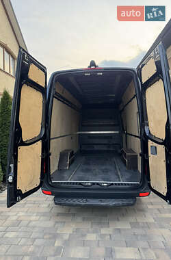 Грузовой фургон Mercedes-Benz Sprinter 2018 в 