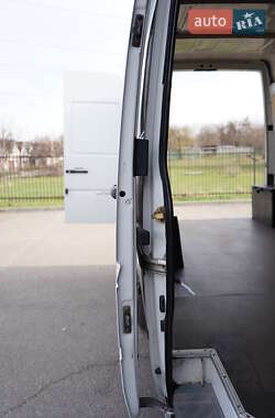 Грузовой фургон Mercedes-Benz Sprinter 2006 в 