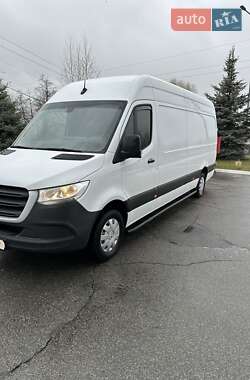 Грузовой фургон Mercedes-Benz Sprinter 2021 в 