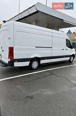 Грузовой фургон Mercedes-Benz Sprinter 2021 в 