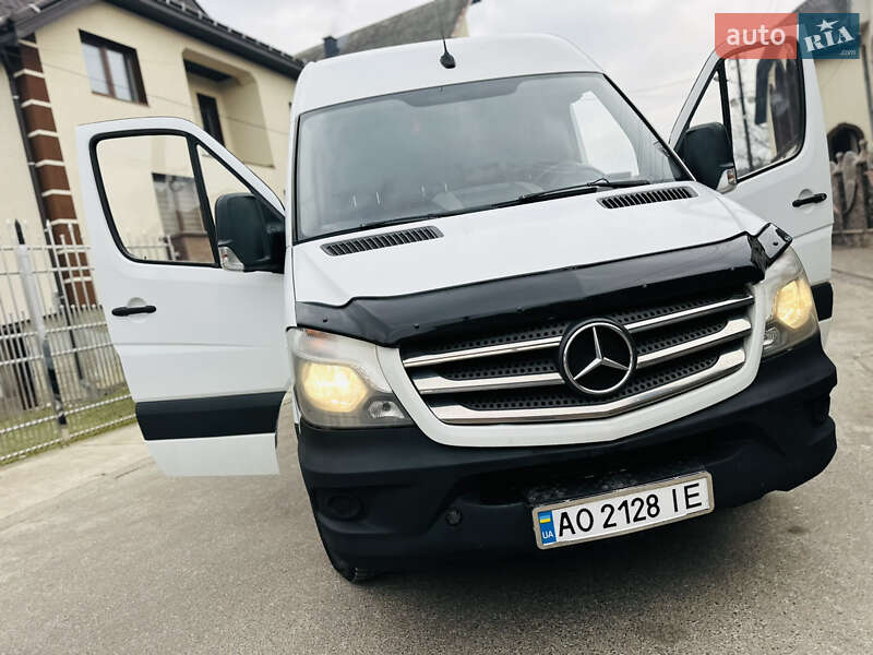 Грузовой фургон Mercedes-Benz Sprinter 2017 в Тячеве