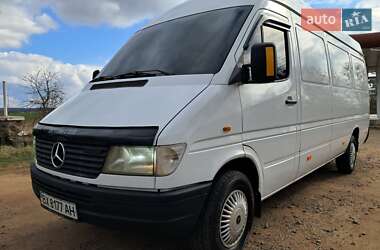 Грузовой фургон Mercedes-Benz Sprinter 2000 в 