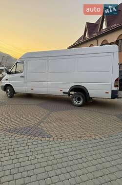 Грузовой фургон Mercedes-Benz Sprinter 2004 в 