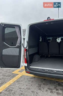 Грузопассажирский фургон Mercedes-Benz Sprinter 2021 в 