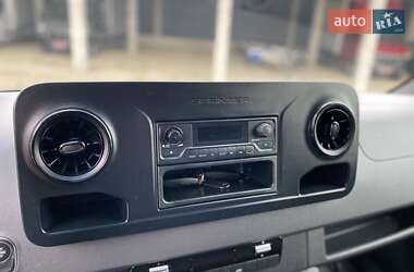 Грузовой фургон Mercedes-Benz Sprinter 2019 в 