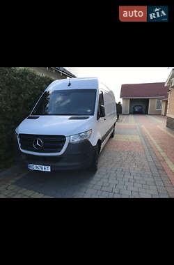 Грузовой фургон Mercedes-Benz Sprinter 2020 в 