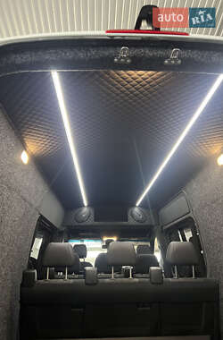 Вантажопасажирський фургон Mercedes-Benz Sprinter 2020 в 