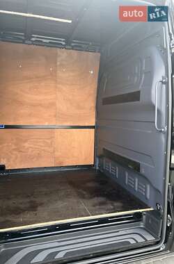 Грузовой фургон Mercedes-Benz Sprinter 2020 в 