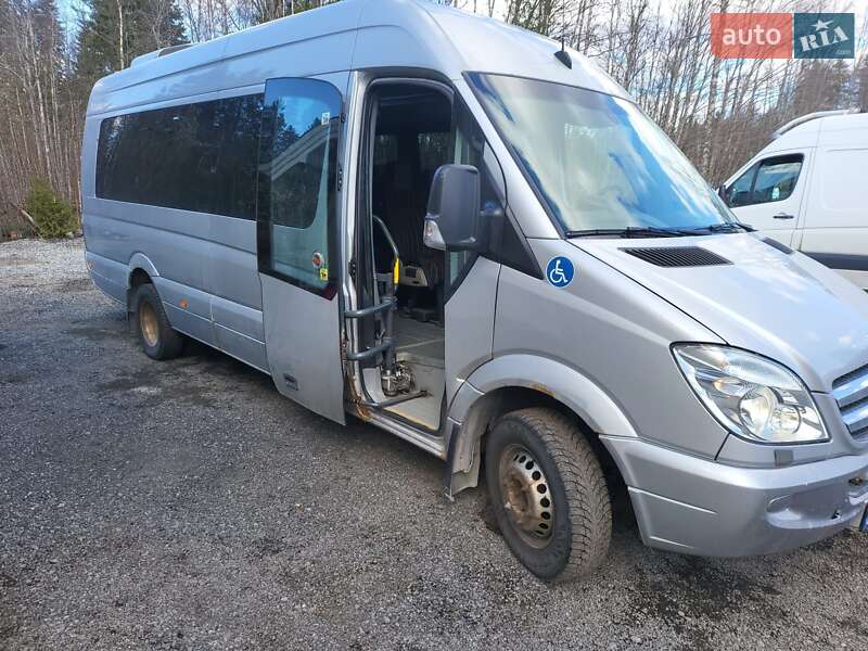 Mercedes-Benz Sprinter 2013