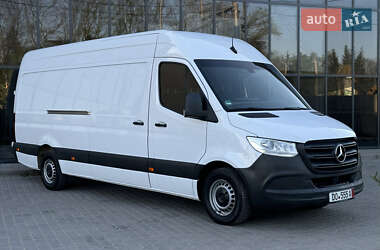 Грузовой фургон Mercedes-Benz Sprinter 2021 в 